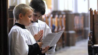 La estatua despertó protestas: el pasado 25 de julio hubo una misa en la Iglesia Católica de San José en Detroit en contra de la figura satánica