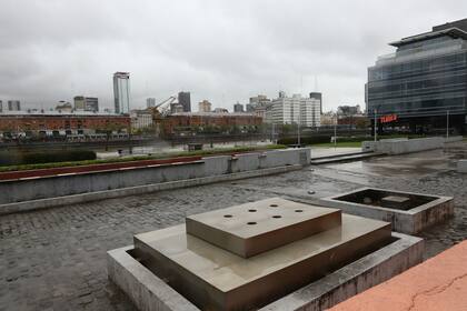 La estatua está en Puerto Madero