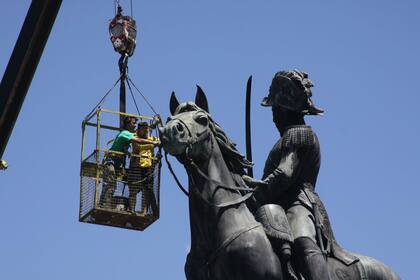 La estatua será cubierta con una sustancia para proteger el bronce