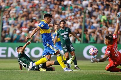 La estocada de Luca Langoni, que convirtió seis goles en diez partidos, resolvió el pleito con Sarmiento; ahora llegará el turno de visitar a Newell's en Rosario y a Gimnasia en La Plata