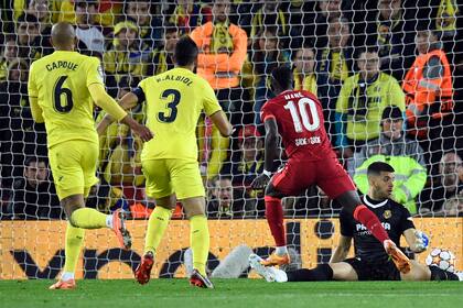 La estocada de Sadio Mané para sellar la victoria 2-0 de Liverpool sobre Villarreal; el senegalés convirtió cinco goles en la actual temporada de la Champions League