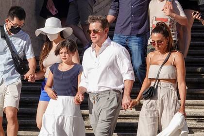 La estrella de Hollywood Matt Damon y su esposa, la argentina Luciana Barroso, disfrutaron de unas vacaciones de verano con sus hijos y otros familiares en Roma, dentro de un viaje que incluyó una visita a los museos del Vaticano

