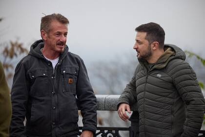 La estrella de Hollywood, Sean Penn, volvió a visitar al presidente ucraniano Volodimir Zelensky