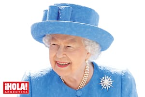 LA ESTRELLA DE JARDINE. Era uno de los predilectos de Isabel. Según el libro The Queen’s Jewels, en 1981, Lady Jardine –de la cual no hay mucha información ni se sabe a qué familia pertenecía– le dejó de regalo a la Reina este broche de diamantes, de ocho puntas, que data de los finales de la época victoriana. La monarca solía elegirlo para acontecimientos de alta exposición como la misa de Navidad, el discurso que daba en las fechas especiales de fin de año e incluso, lo llevó durante la celebración del Jubileo de Diamantes en 2012.