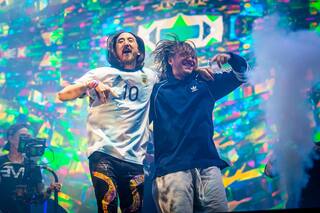 Steve Aoki se sumó al show de Paulo Londra en el Lollapalooza; mirá el video