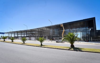 La estructura del shopping, en el acceso al puerto