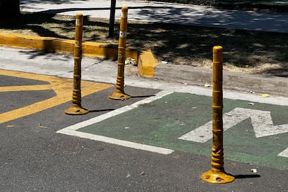 La estructura es de plástico flexible