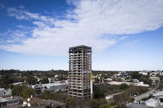 Reclamo por un edificio abandonado desde 2015 en plena obra y con riesgo estructural