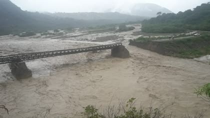 La estructura metálica tiene una longitud de 80 metros y se encuentra en la ruta provincial 19