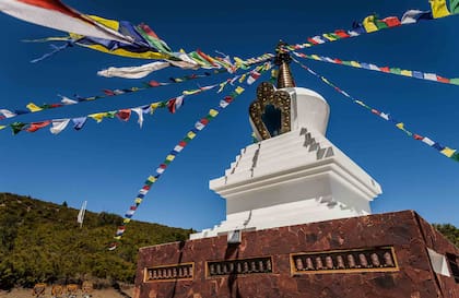Templo budista de Samantabhadra que se construyó en 2011 en la Comarca Andina. 