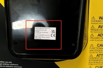 La etiqueta donde tiene que mostrar la fecha de fabricación del producto