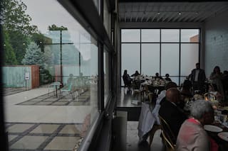 La etiqueta en bodas incluye considerar cuánto les cuesta a los invitados asistir