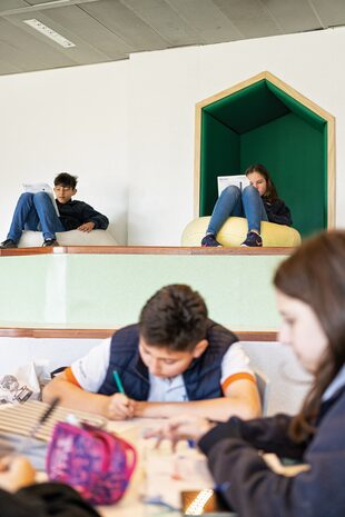 La ETRR, de Campana, rediseñó sus espacios aúlicos para estar en sintonía con el tipo de enseñanza que propone
