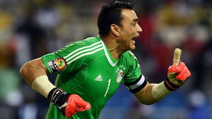 La euforia de Essam El-Hadary, el héroe de la clasificación egipcia