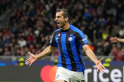 La euforia del armenio Henrikh Mkhitaryan, autor del segundo gol de Inter