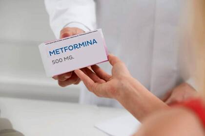 La evidencia científica sobre la efectividad de la metformina para aumentar la longevidad de personas sin diabetes es contradictoria