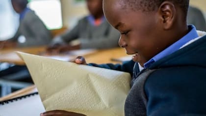 La evidencia muestra que cuánto o qué tan poco nos hablen de niños puede tener efectos duraderos en el rendimiento educativo futuro