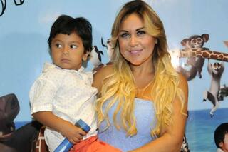 Verónica Ojeda viajó a Sinaloa con su hijo para encontrarse con Diego Maradona