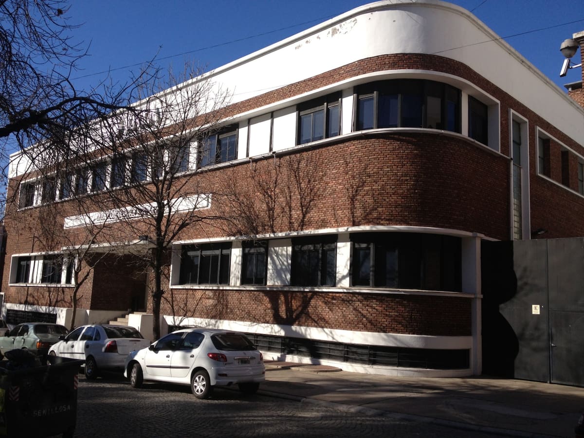 Se vende el edificio donde funcionó la fábrica de Fernet Branca en Parque Patricios la ex fabrica de branca en parque patricios tiene WTAF552ID5H6HF6HPPIZAN3H3Y
