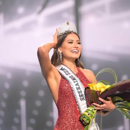 La ex Miss Universo Andrea Meza también es presentadora de Telemundo (FB/Andrea Meza)