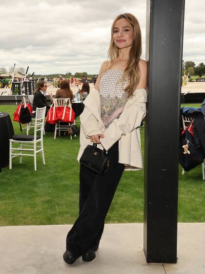 La ex Patito Feo celebró la primavera con un look casual y elegante
