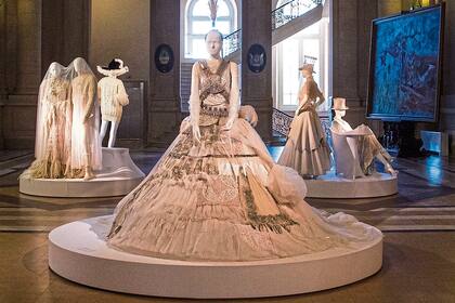 La exhibición de Gaultier fue una reivindicación del matrimonio igualitario