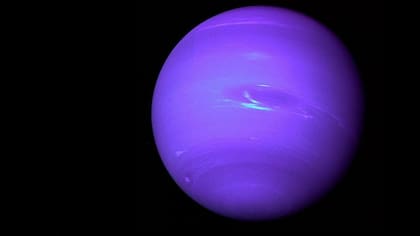 La existencia de Neptuno fue predicha como una explicación matemática a la inusual órbita de Urano