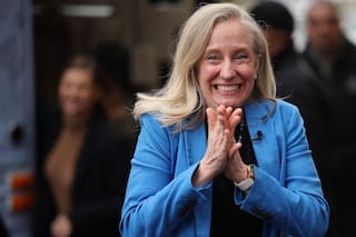 Quién es Abigail Spanberger, la exagente de la CIA que quiere destronar a Glenn Youngkin