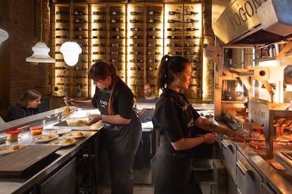 La experiencia consiste en compartir un asado de alta gama servido en un menú de 9 pasos.