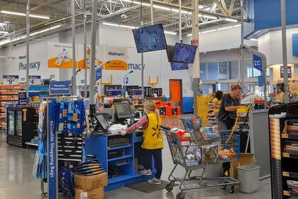 La experiencia de usar las cajas de autopago le generó temor por cometer errores