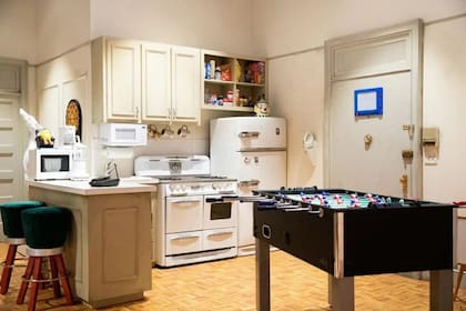 La experiencia también incluyó un recorrido por el departamento de Chandler y Joey