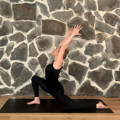 La experta señaló otras cinco posturas de yoga que también son efectivas para la pérdida de peso, como Guerrero 2 y 3