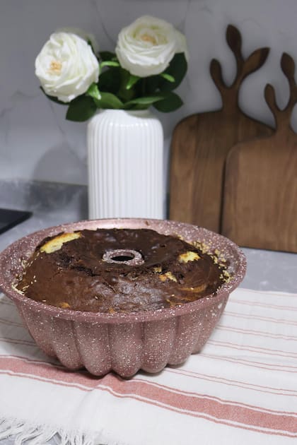La experta señaló que para que un bizcocho salga perfecto, debe cocinarse en un molde de aluminio