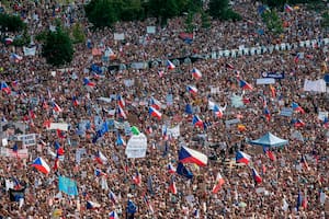 Praga vivió la mayor protesta desde la caída del comunismo