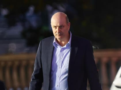 La explicación pública de Federico Sturzenegger sobre el artículo de las licencias fue el tipping point que encendió la mecha de las críticas: el momento en que la discusión saltó de escala y empezó a viralizarse el cuestionamiento