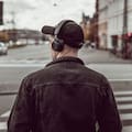 Qué dice la psicología de las personas que escuchan siempre las mismas canciones