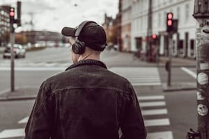 Qué dice la psicología de las personas que escuchan siempre las mismas canciones