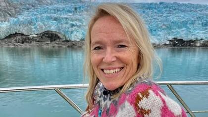 La explortadora Hilde Falun Strom llevó a la BBC a ver el impacto del cambio climático en el archipiélago noruego de Svalbard desde un barco.