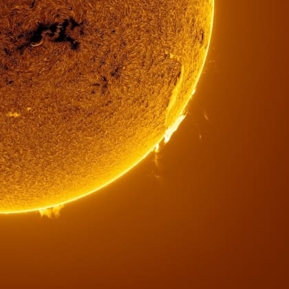 La explosión alcanzó los 200.000 kilómetros desde la superficie del Sol