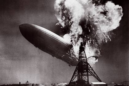La explosión del Hindenburg, parte definitiva de la historia del fotoperiodismo.