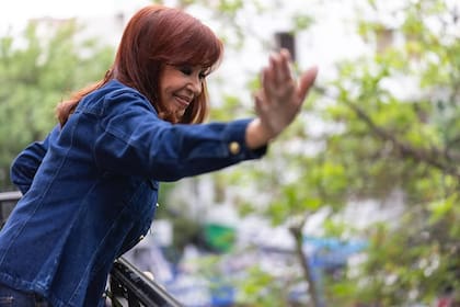 La expresidenta Cristina Kirchner en su departamento de San José 1111