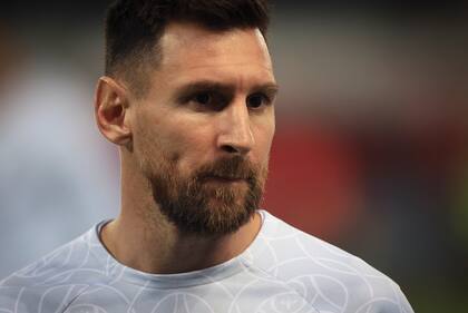 La expresión de Messi durante el calentamiento de PSG, previo al duelo contra Niza en el Parque de los Príncipes
