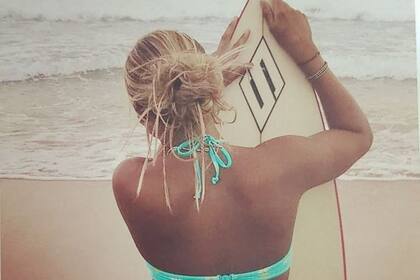 La exsurfista australiana contó su historia en un libro