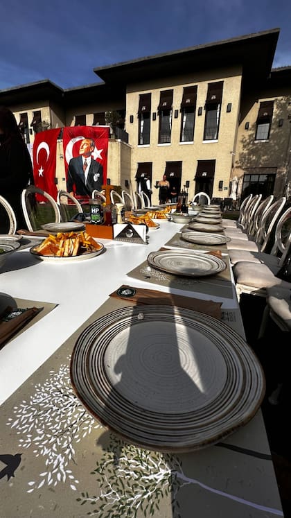 La extensa mesa que Wanda Nara preparó para el cumpleaños de Isabella Icardi, con un guiño a Turquía
