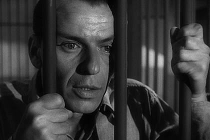 La extraordinaria expresión que Sinatra encontró para representar en el cine todo lo que significa la adicción a las drogas 