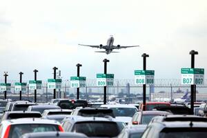 La FAA informó que habrá limitaciones en la tasa de salidas y llegadas de vuelos en el Aeropuerto Internacional Newark Liberty