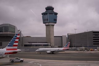 La FAA investiga a aerolíneas de EE. UU. por recortes de vuelos durante el cierre gubernamental