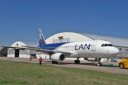 La fábrica estatal de aviones mantendrá unidades de LAN Argentina