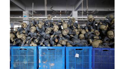 La fábrica Jinhua Partytime, además realiza distintos modelos de muñecos de latex