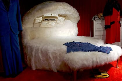 La fabulosa cama de piel blanca